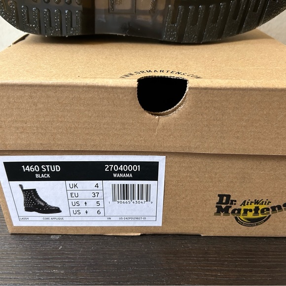 Dr. Martens Boots  (1460) Size 6 - Picture 8 of 8